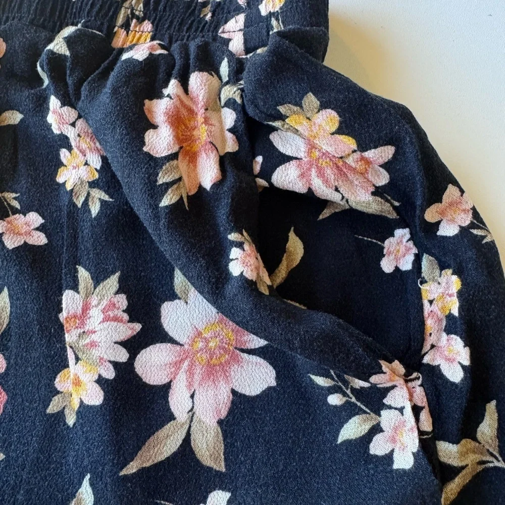 American Eagle Outfitters Floral Flowy Shorts